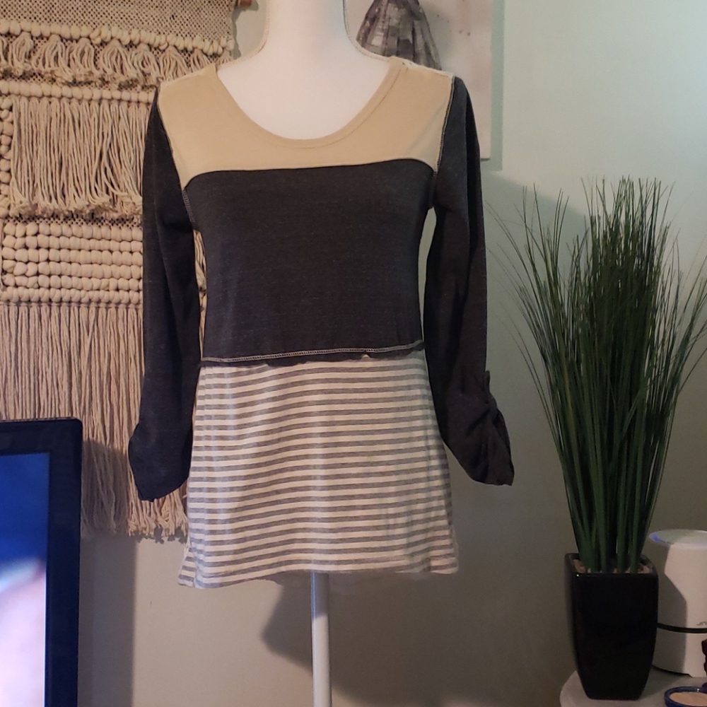 Rue 21 medium Cute Tee long sleeve